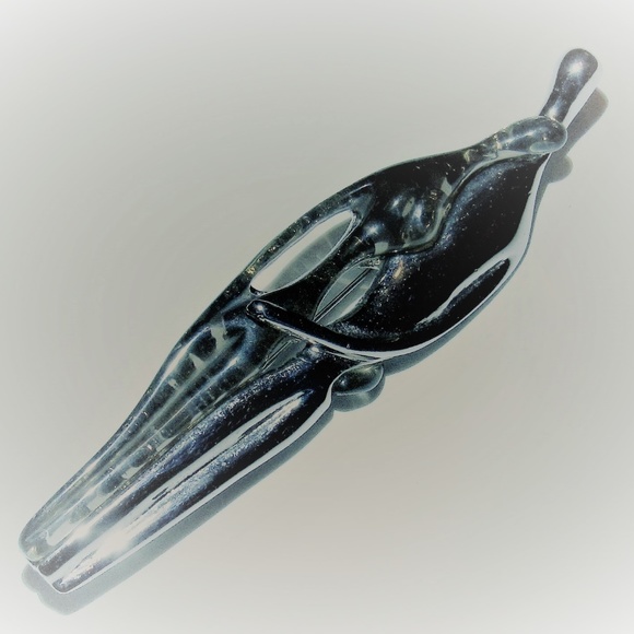 Vintage Lucite  Embracing Couple Pin / Pendant - Picture 2 of 3